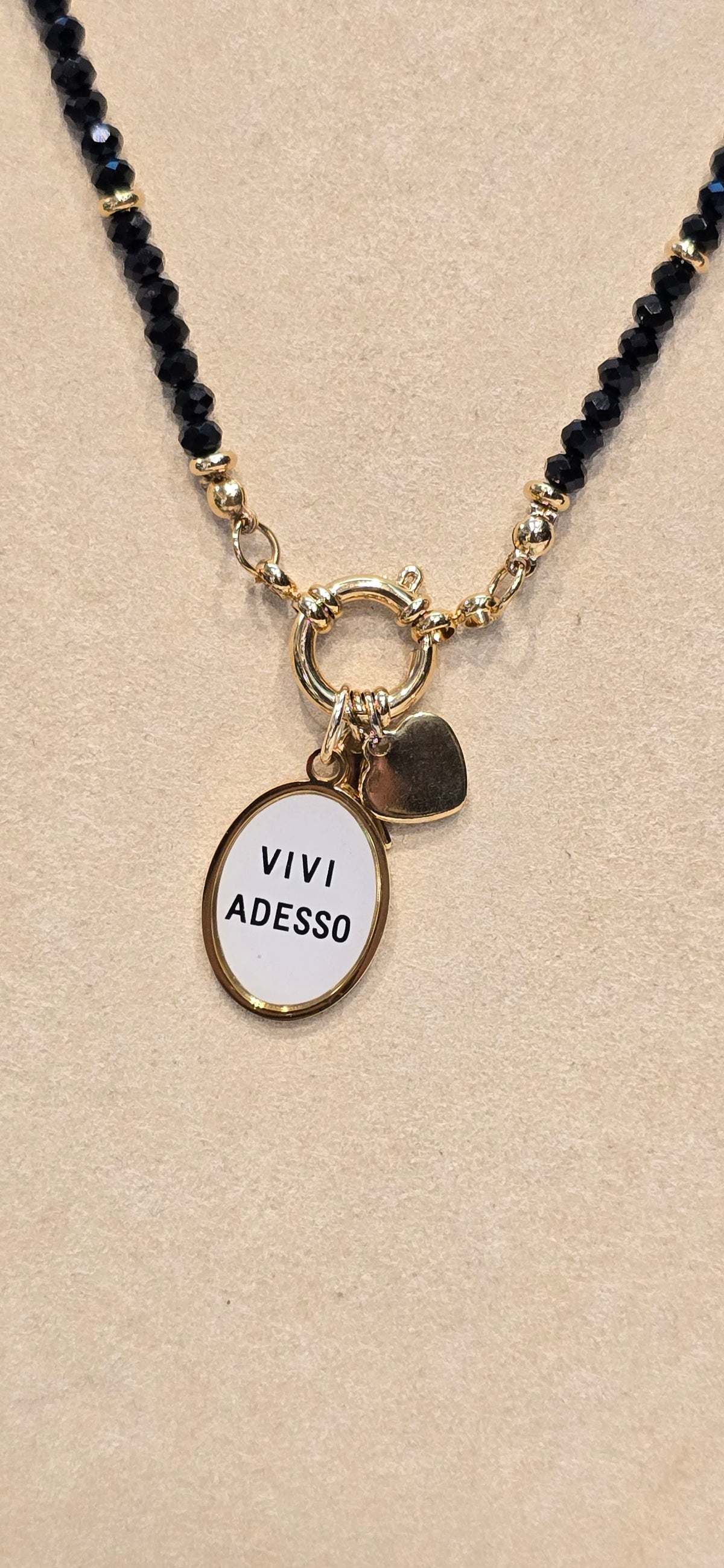 # Collana MOOD pallini nera  VIVI ADESSO