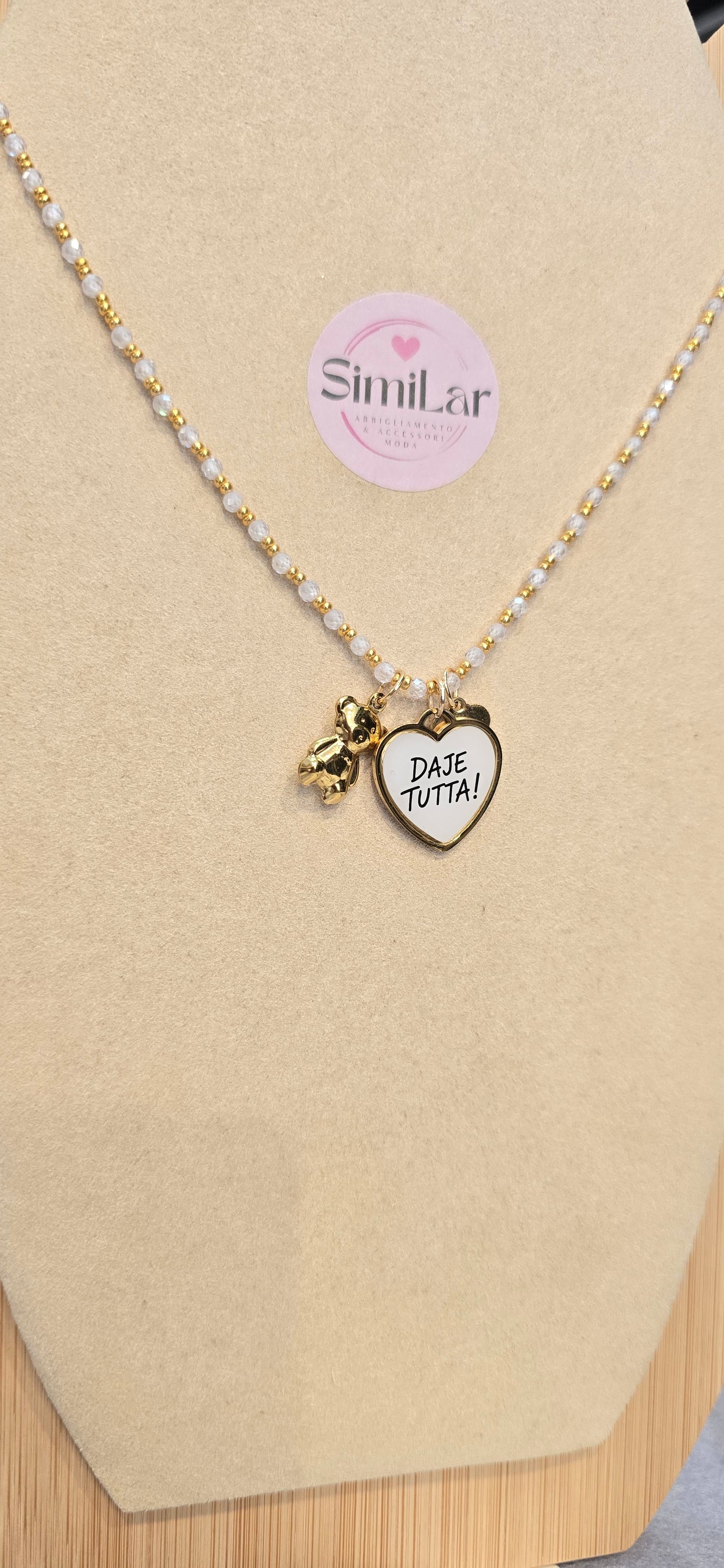 # Collana CRISTALLINI bianca " daje tutta" 3 charms